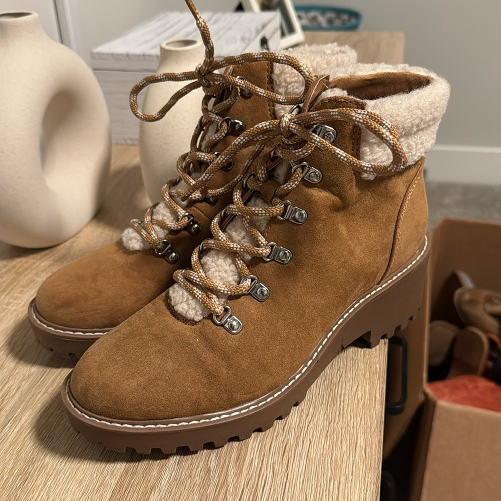 Women’s Winter Boots BRAND NEW